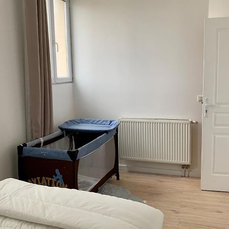 Agreable Maison Avec Parking Gratuit Sur Place. 생드니 외부 사진
