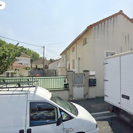 Agreable Maison Avec Parking Gratuit Sur Place. 생드니 외부 사진