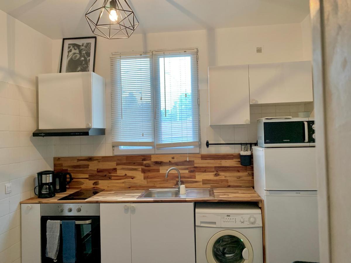 Agreable Maison Avec Parking Gratuit Sur Place. 생드니 외부 사진